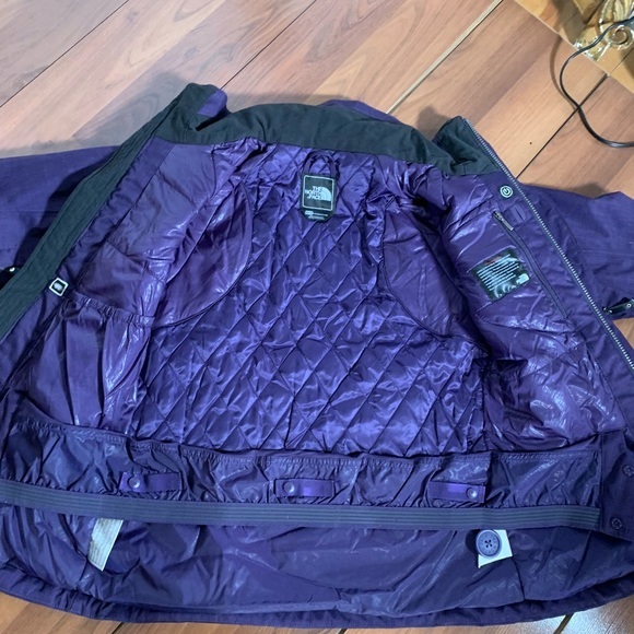 Women’s North face hyVent performance waterproof jacket perfect size XS rain - Picture 8 of 9